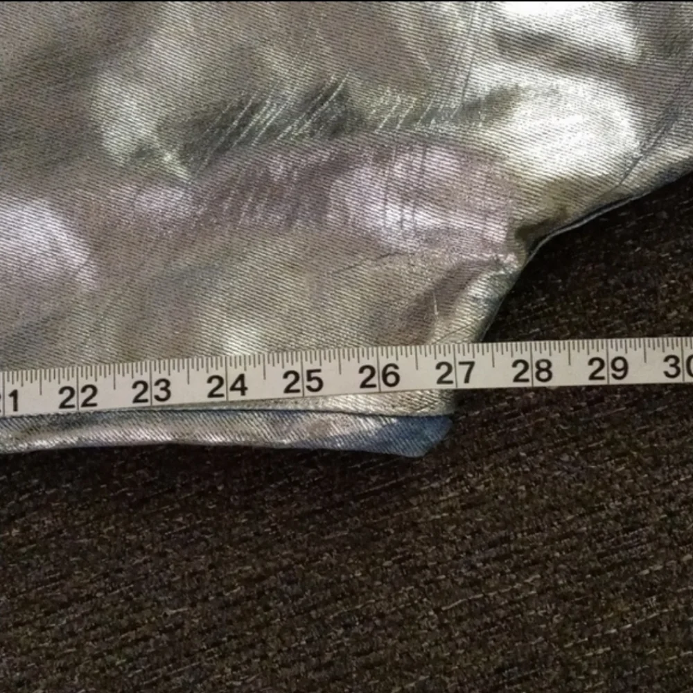 🆕️ 💙Free People💙 - Silver Maggie Foil Jean - Picture 15 of 16